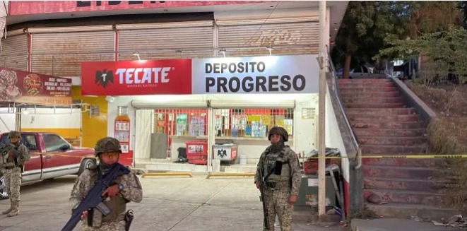 Atacan a balazos a cliente de un expendio en la colonia Progreso