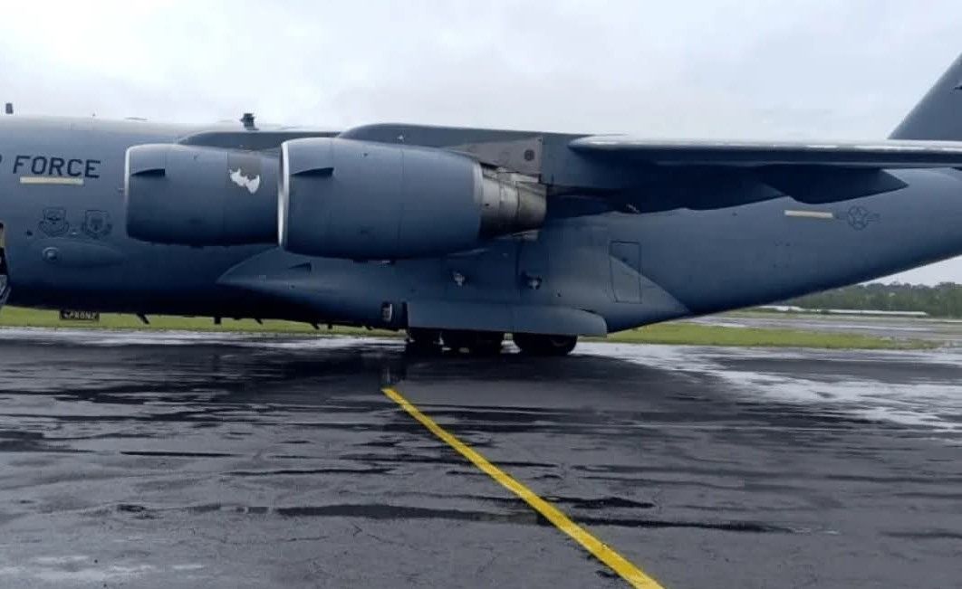 Avión de la Fuerza Aérea de los Estados Unidos, aterrizó en el Aeropuerto Internacional de Toluca, Estado de México