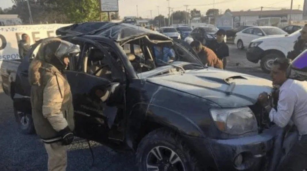Explota camioneta y mueren dos presuntos operadores del Cártel de Sinaloa