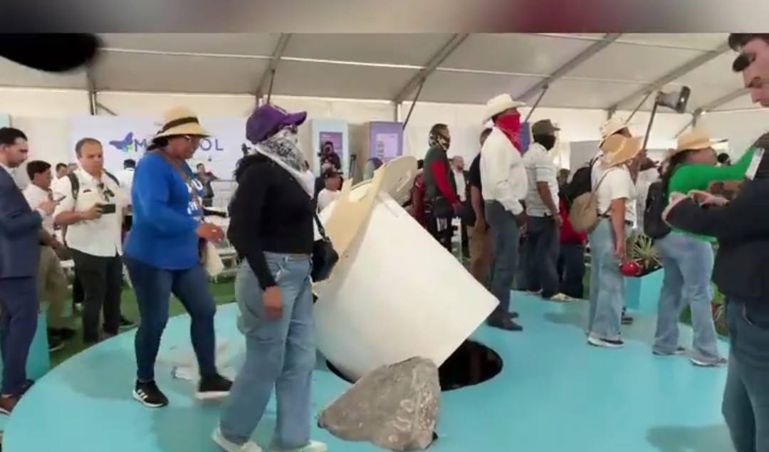 Habitantes de Topolobampo, impidieron colocar la primera piedra de la planta de Mexinol