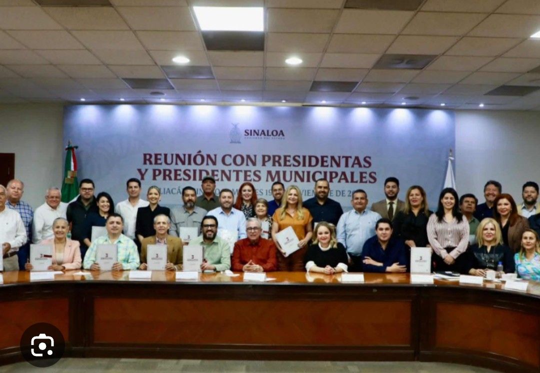 Dieciocho de 20 alcaldes firman desplegado de apoyo al gobernador Rubén Rocha