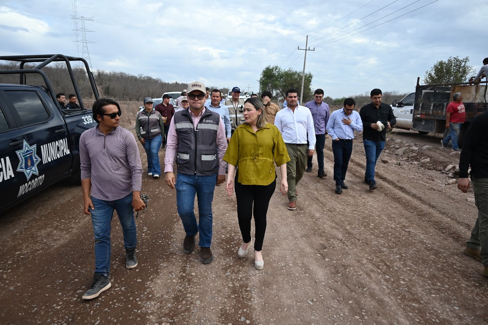 Supervisa la gobernadora Yeraldine Bonilla construcción de la carretera en Mocorito