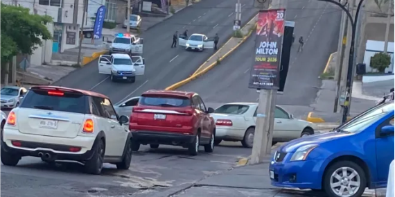 Les hacen el alto y se hacen perseguir; son detenidos al sur de Culiacán
