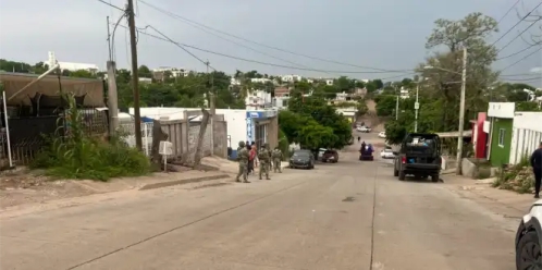 Sujetos armados intentan llevarse a una persona y disparan al aire en la colonia Independencia