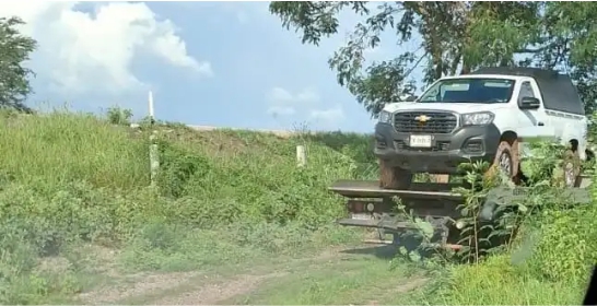 Desaparece conductor de traslados de una funeraria en Culiacán; localizan camioneta en una brecha de Navolato