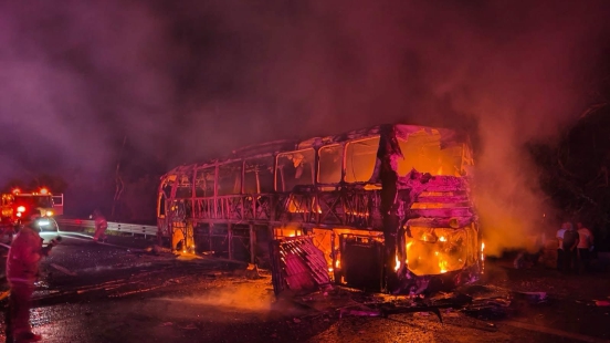 Camión de la ruta Guadalajara-Los Mochis se incendia en Tepic, Nayarit
