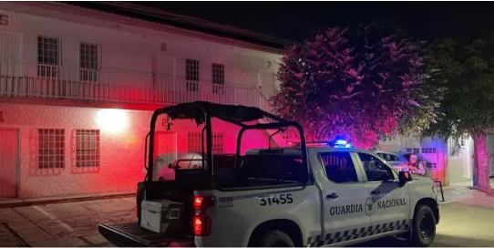 De un disparo en el rostro hieren a mujer en departamento en Tierra Blanca